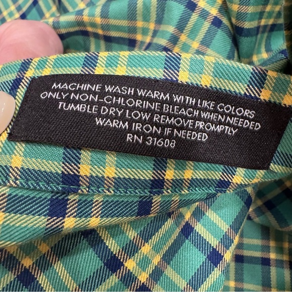 Jos A Bank Men’s Traveler's Collection Shirt Size M Long Sleeve Plaid Cotton NEW - Picture 8 of 9